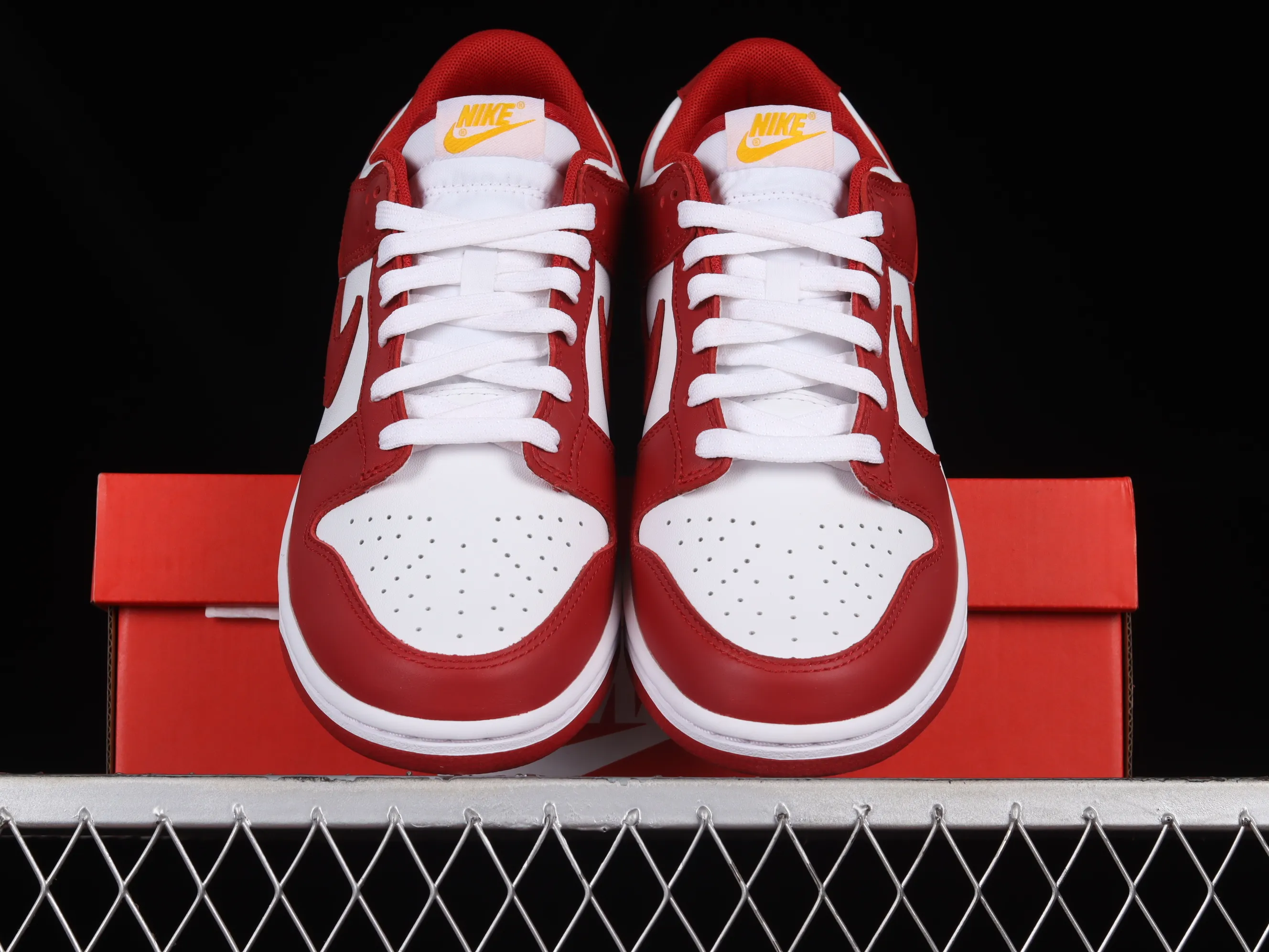 All Categories Nk SB Dunk Series Nk SB Dunk Low Low-top sneakers Foreign trade version Nk Dunk Low "Gym Red" white, red and gold SB low-top sports and leisure sneakers DD1391-602
